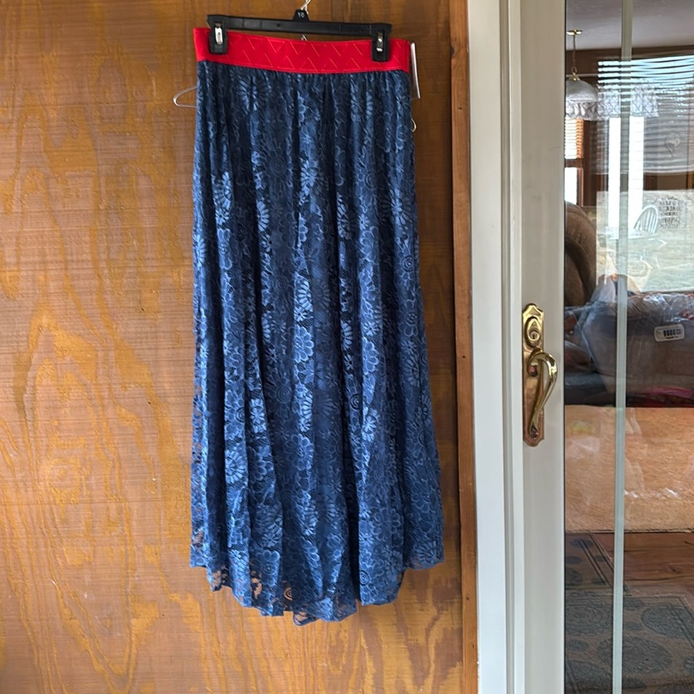 Lucy skirt blue with liner and red waistband